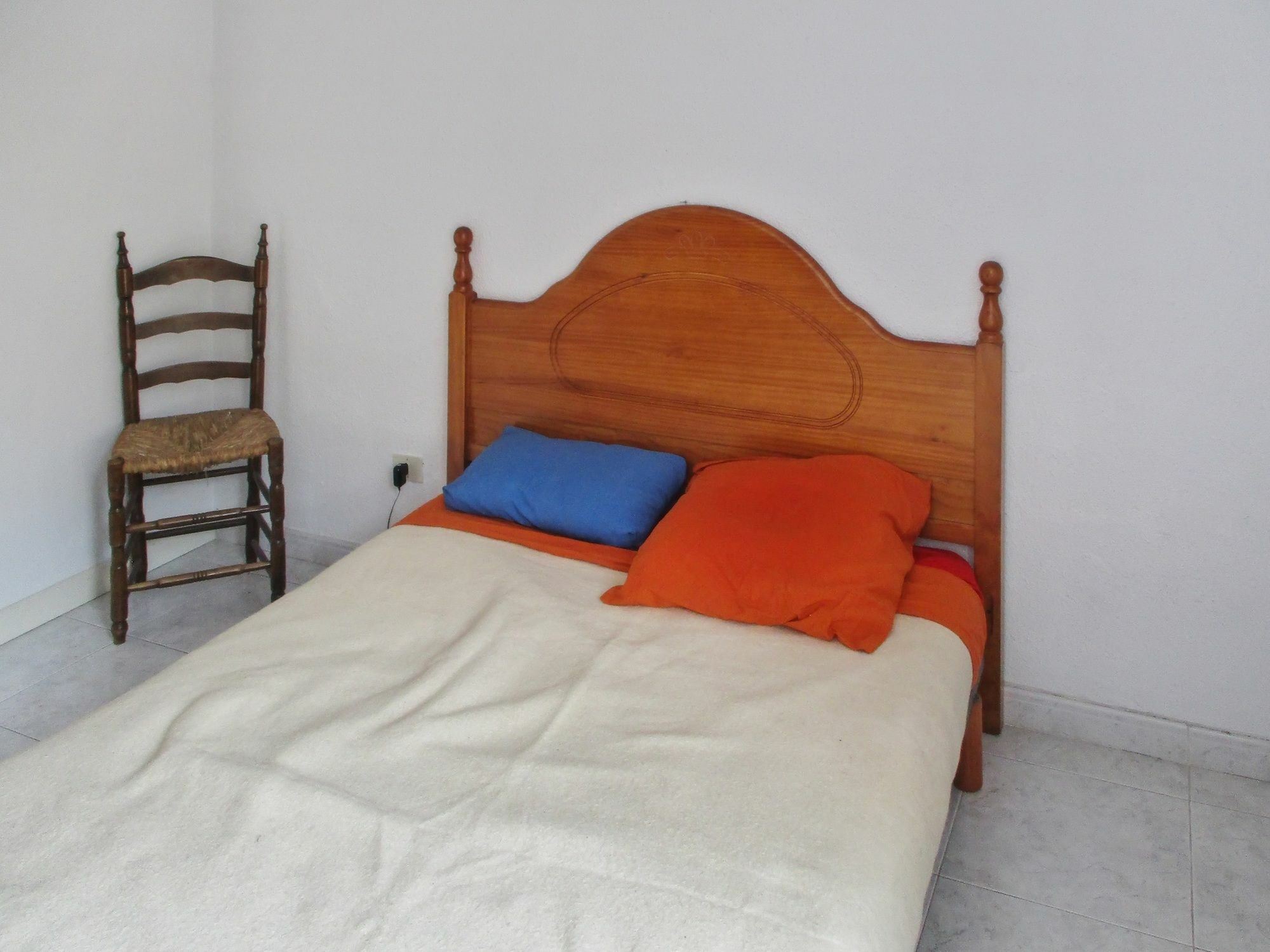 Apartamento Well-located, 3-bedroom In Beautiful Andorra With Wifi - 150